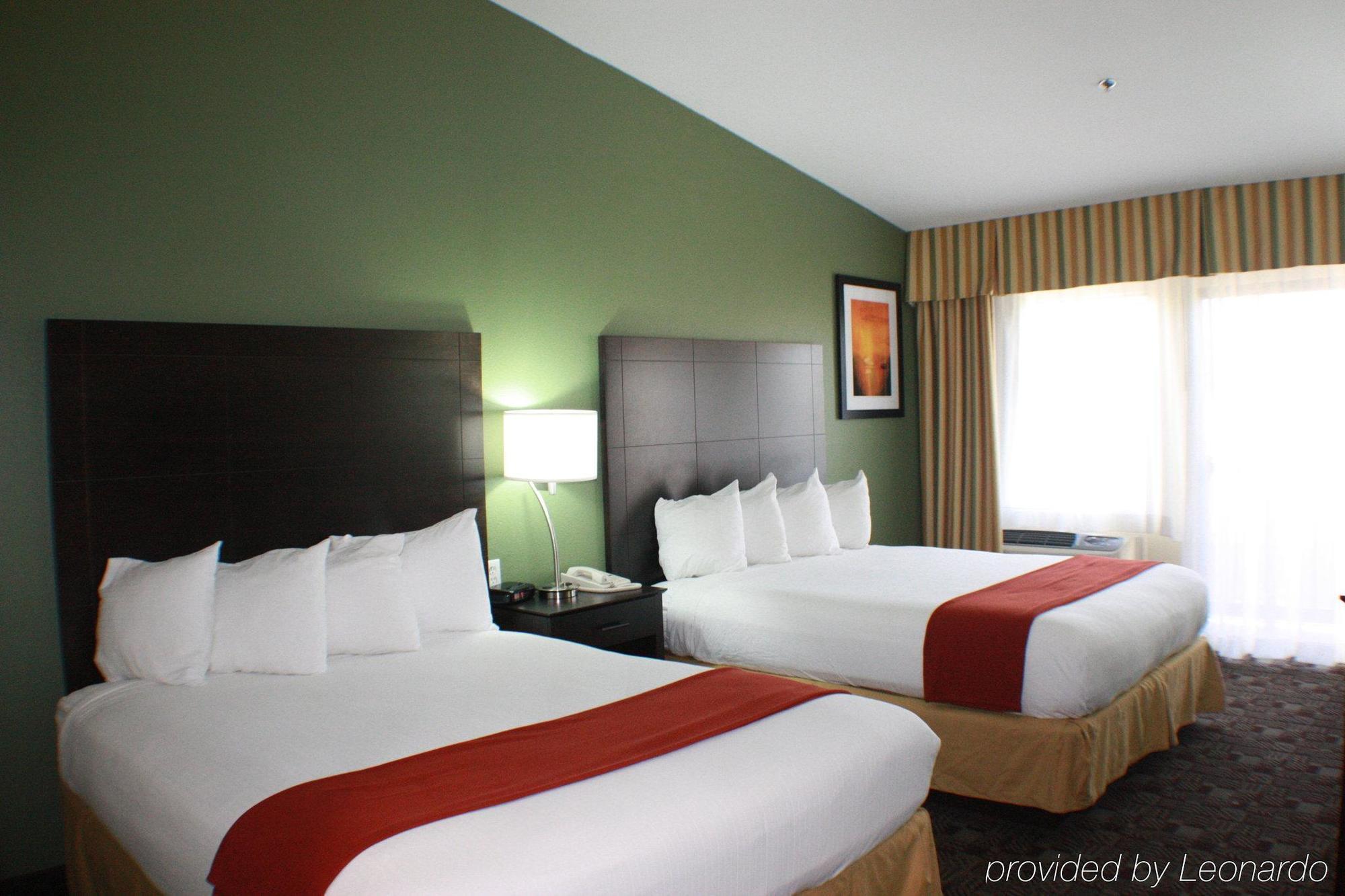 Holiday Inn Express Hotel & Suites Solana Beach-Del Mar, An Ihg Hotel Room photo